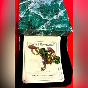 Vintage style sweet romance hair barrette, new in the box and dust bag